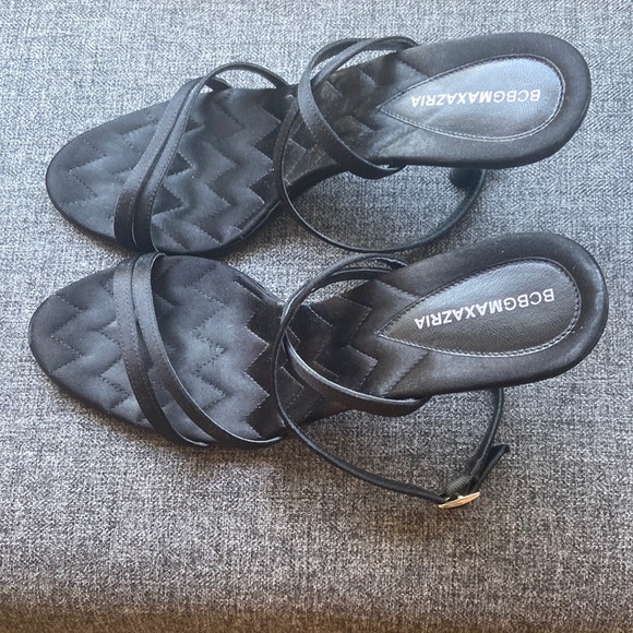 Vintage BCBG Max Azria straps heels - Picture 4 of 6